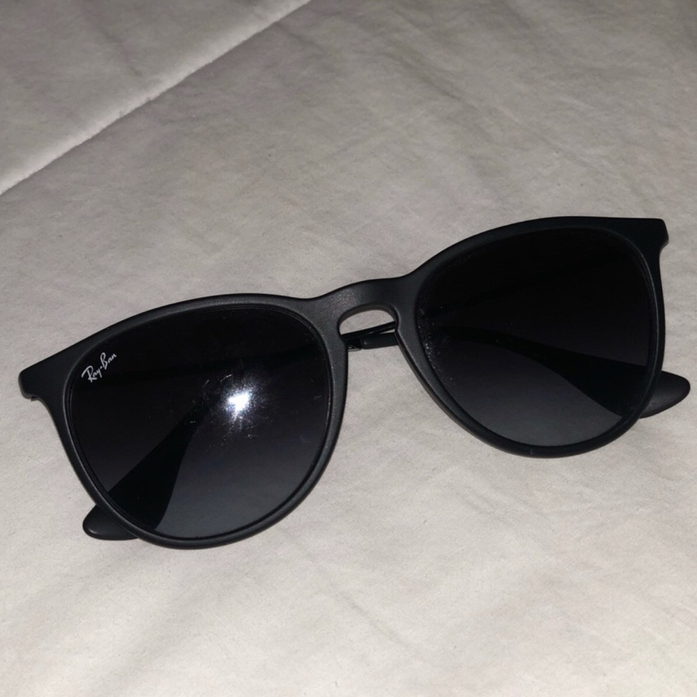 Black Ray Ban Erika